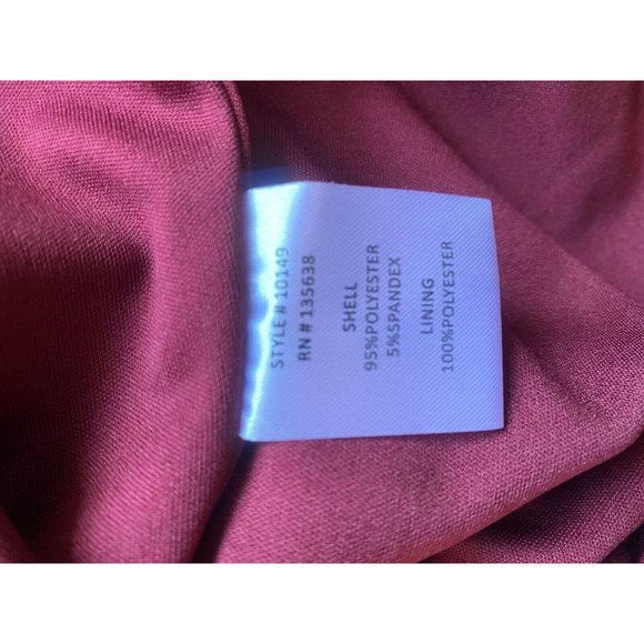 Women's Hutch in burgundy‎ back zipper with pocket size large - Picture 3 of 3